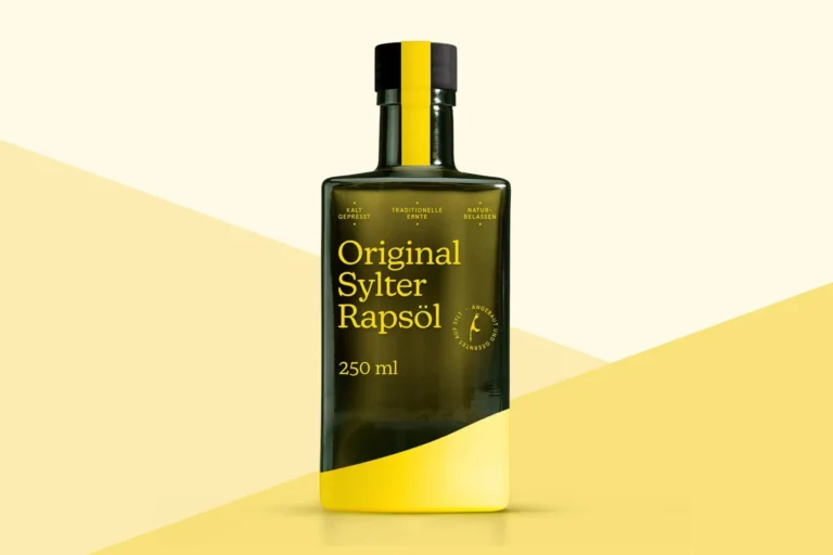 glasflasche von original sylter rapsöl packaging design von Ooniyo agentur kommunikationsdesign